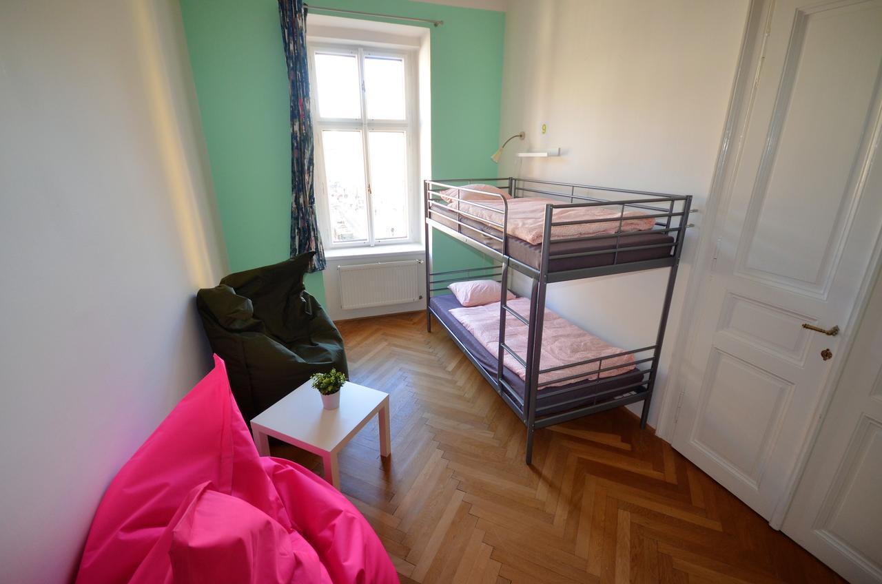 Bed 4-Bed Mixed Dormitory Room