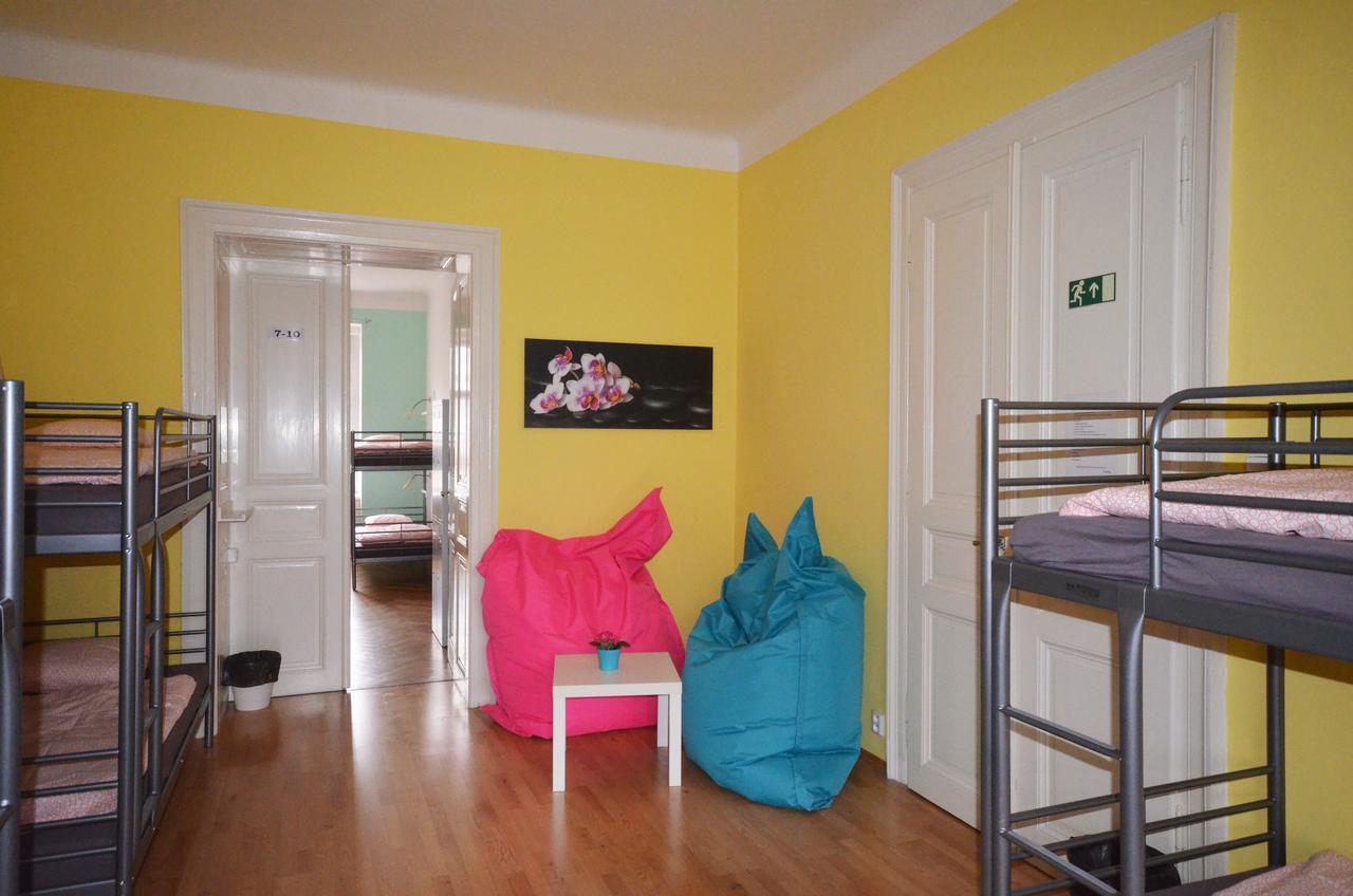 Bed 6-Bed Mixed Dormitory Room